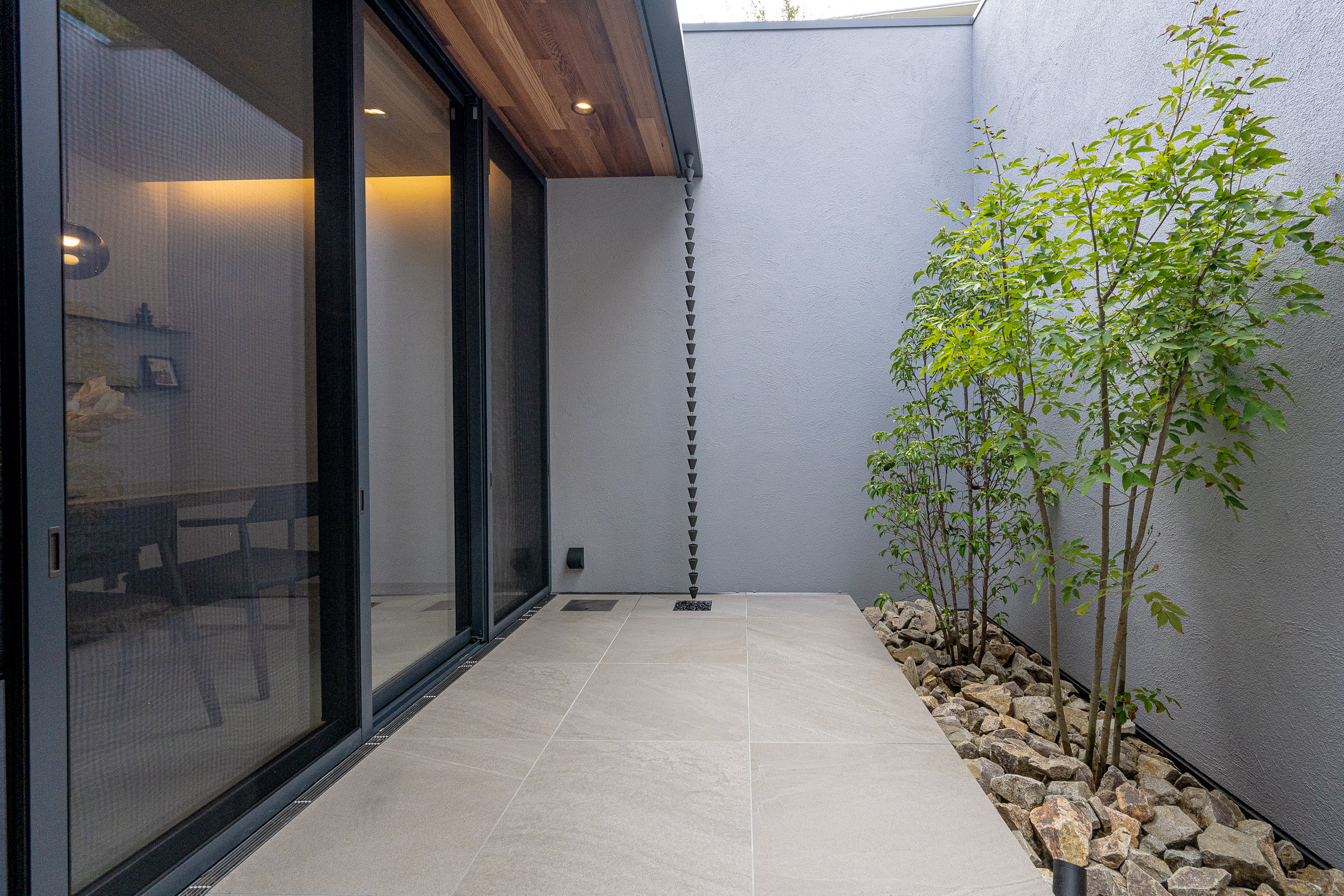 大阪で叶える理想の暮らし！中庭のある家の間取り事例と後悔しないポイント