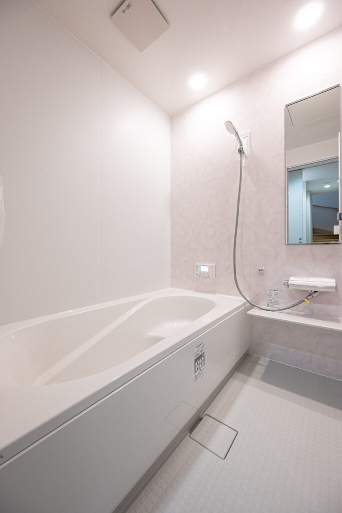 駅近に佇む、猫と暮らす積層の家