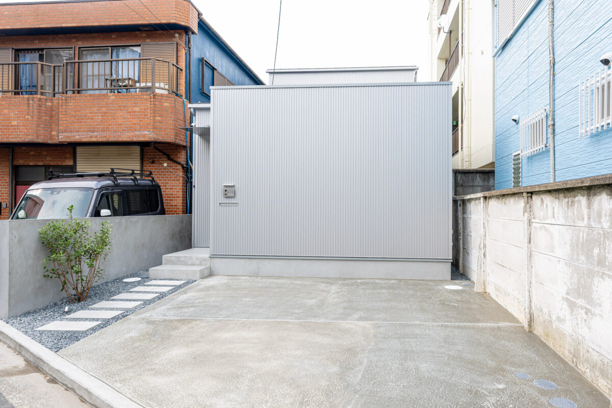 光と余白が連なる住まい