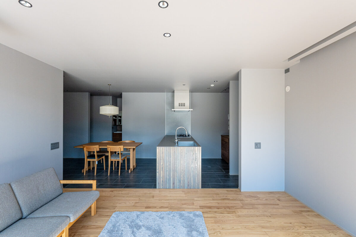 素材と動線と、手仕事の家