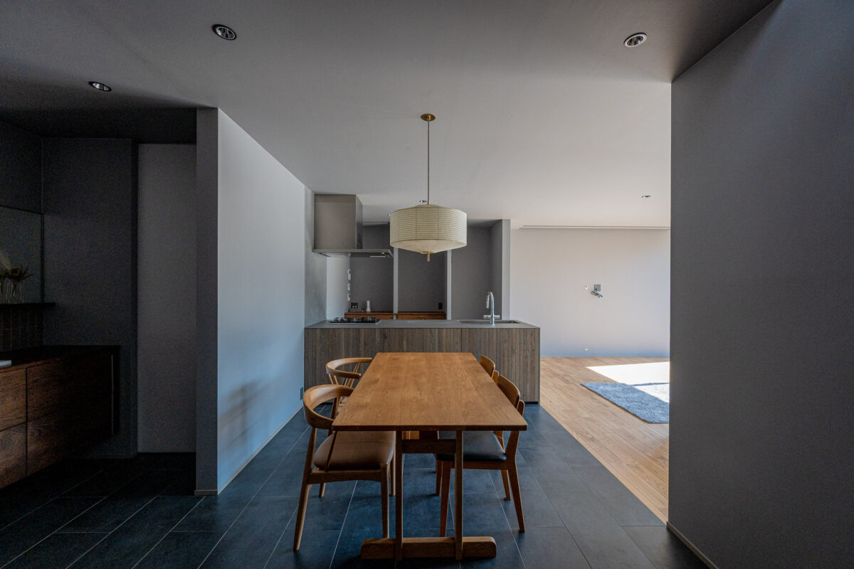 素材と動線と、手仕事の家