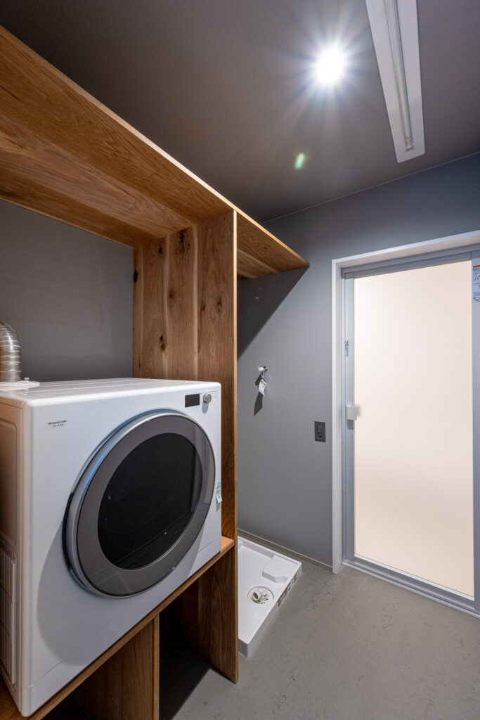 素材と動線と、手仕事の家