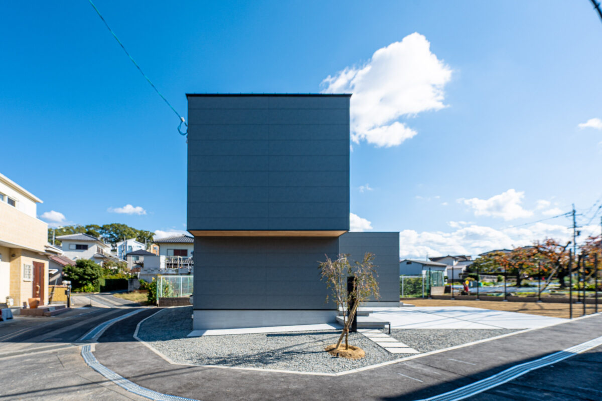 素材と動線と、手仕事の家
